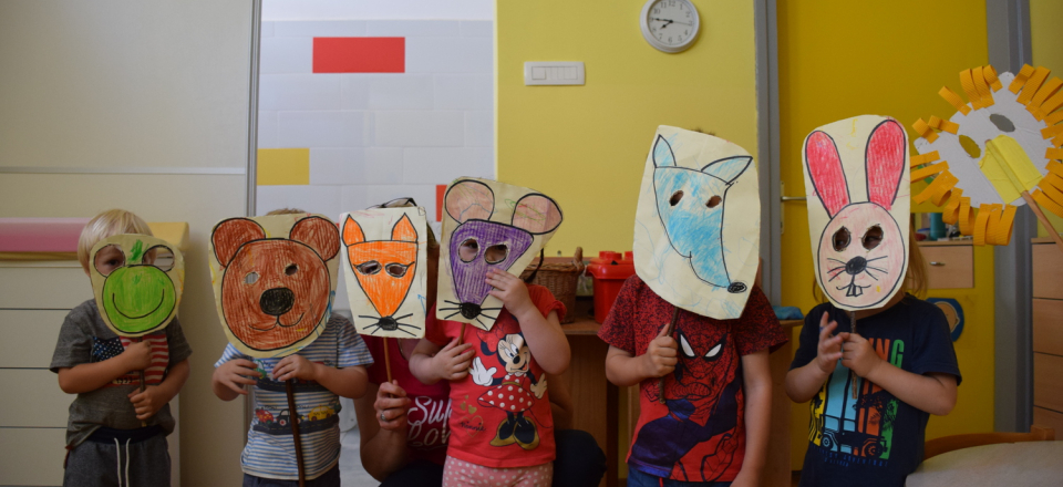 A WORKSHOP FOR TEACHERS, USING PUPPETS IN A PRESCHOOL ENVIRONMENT