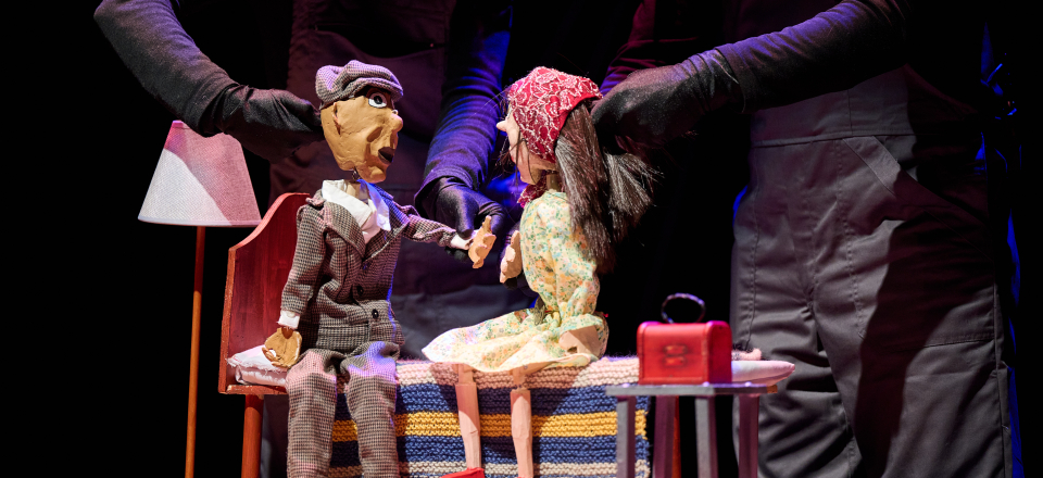 THE IMMIGRANT: A PUPPET TRAGICOMEDY IN 8 SCENES AND AN EPILOGUE